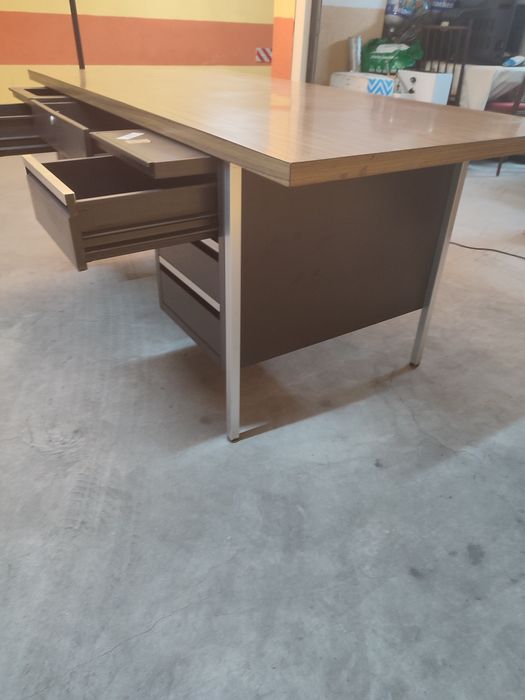 Grande Secretária antiga em ferro