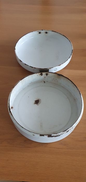 Chlebak emaliowany poniemiecki