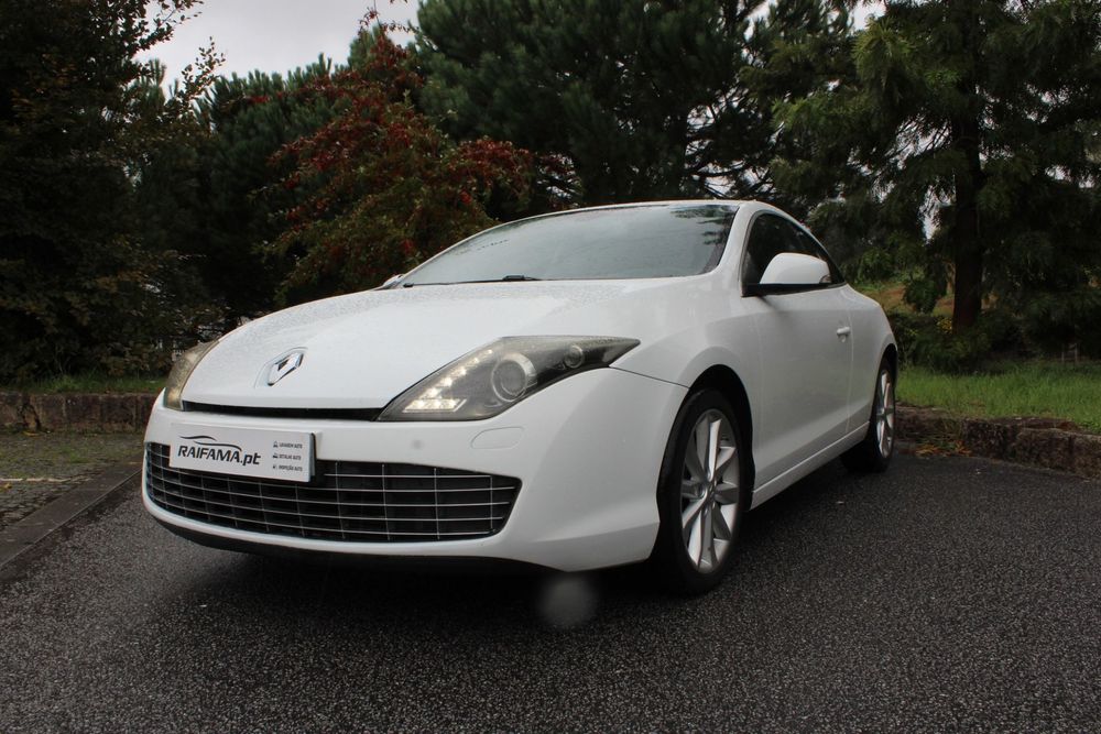 Renault Laguna Coupe 2.0 dCi Dynamique S 4Control