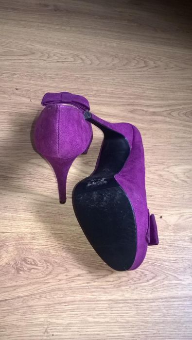 fioletowe buciki na platformie