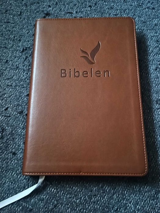 Библия с золотым обрезом на норвежском языке Bibelen Guds Ord