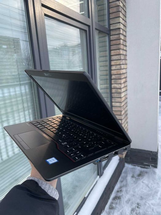 Fujitsu U729: компактний, швидкий, батарея до 6год є кількість