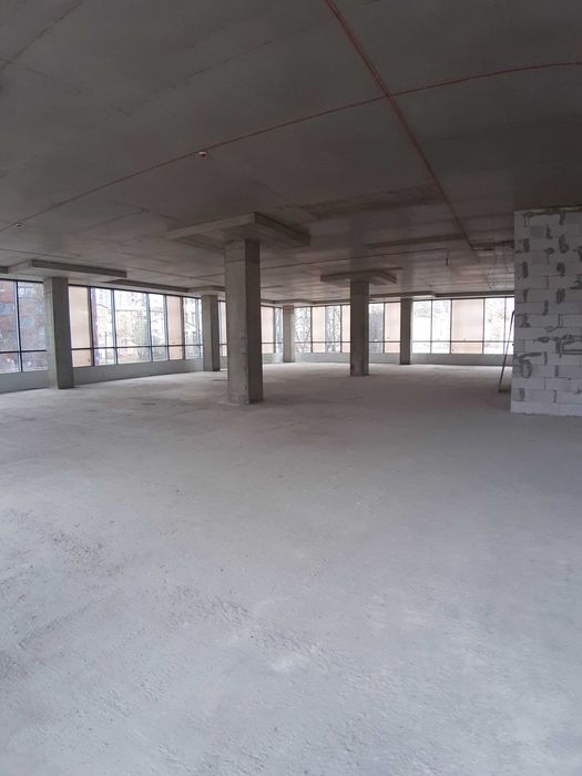 Продаж фасадного приміщення в БЦ по вул. Хімічній , 1328 м2