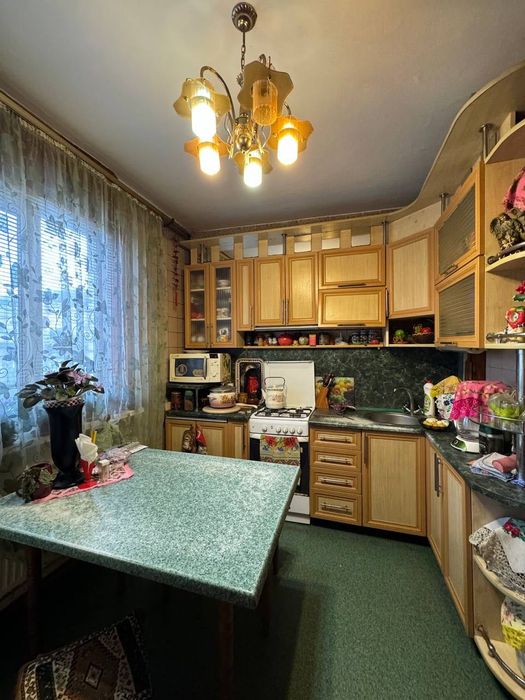 Продаж будинка! Вихід до озера!