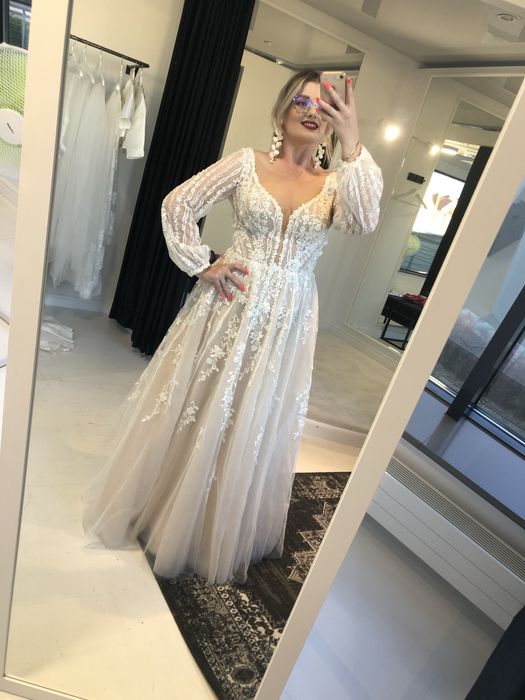 Suknia ślubna off.white bridal