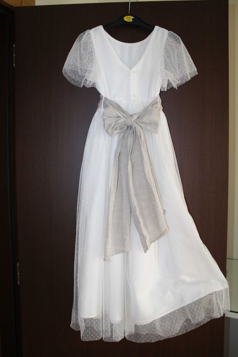 DOIS vestidos cerimónia menina 9 e 11anos. Ofereço sapatos