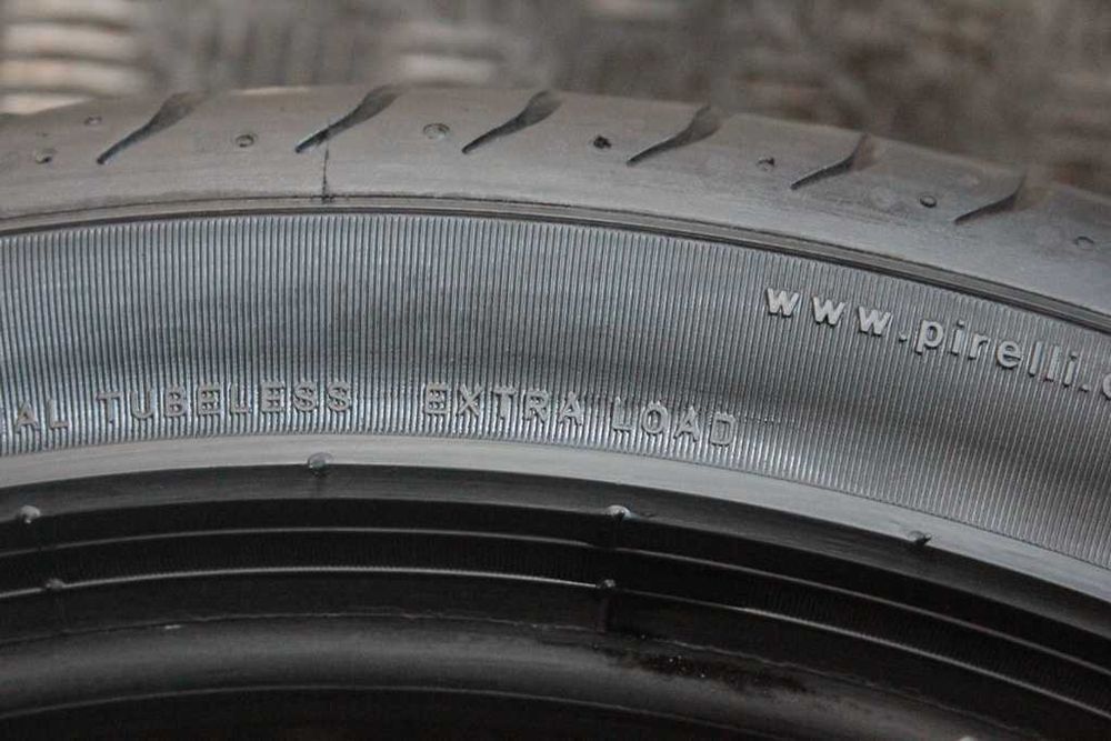 255/40/21 Pirelli P Zero 255/40 R21 102Y XL R01