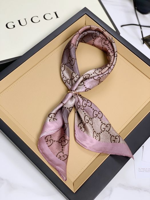 Apaszka gucci 70x70 cm nowa jedwabna