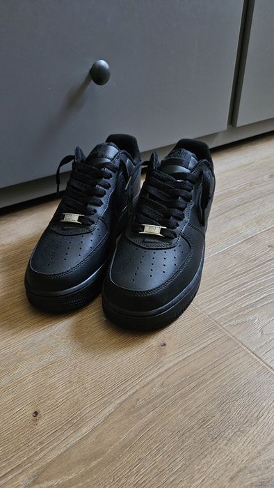 Nike Air Force 1 x Supreme Black