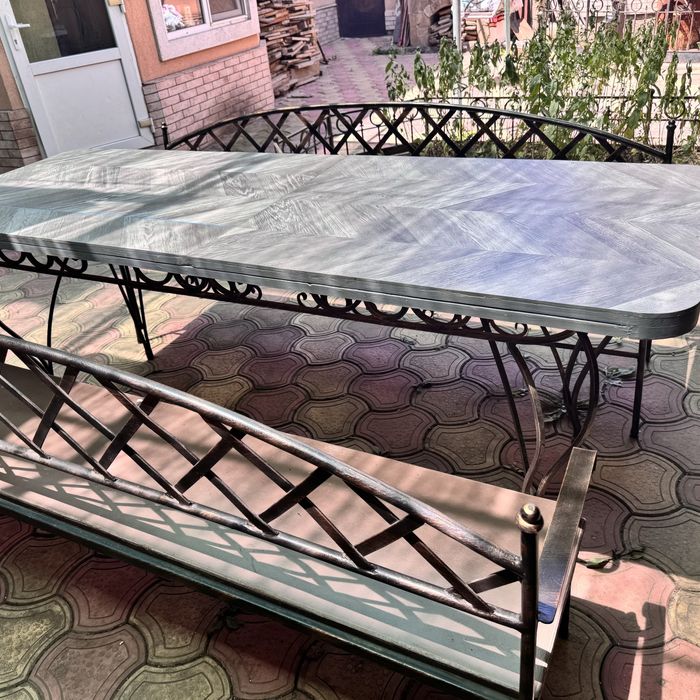 Вуличні садові меблі, стіл і 2 лавочки