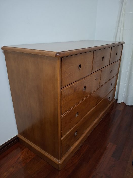 Vendo móveis de quarto (Madeira antiga de qualidade)