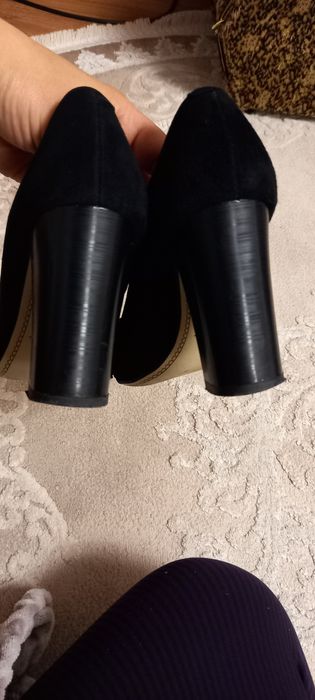 Туфлі з натурального замшу.