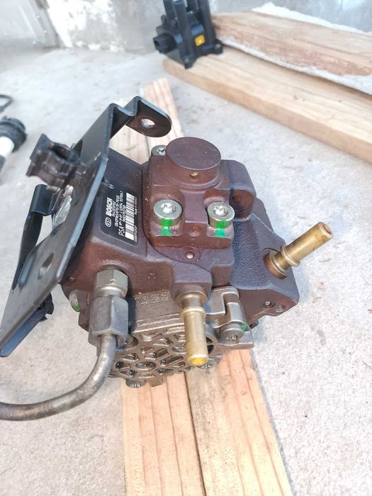 Bomba Injetora gasóleo Bosch O445O10102 - PSA 96837O378O
