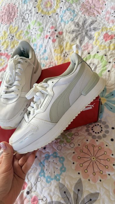 Кросівки Puma.