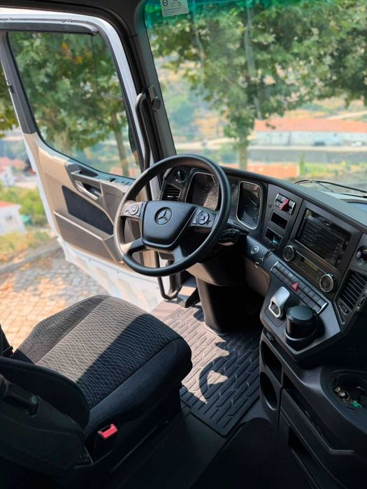 Mercedes Benz Actros 1851