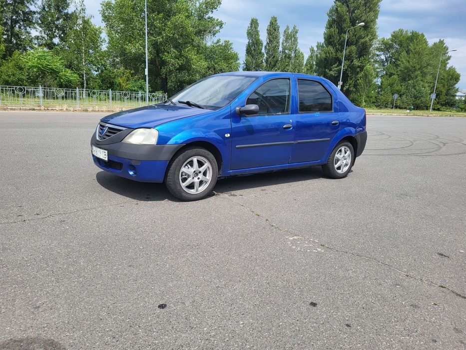 Продам дачія логан один власник з салону