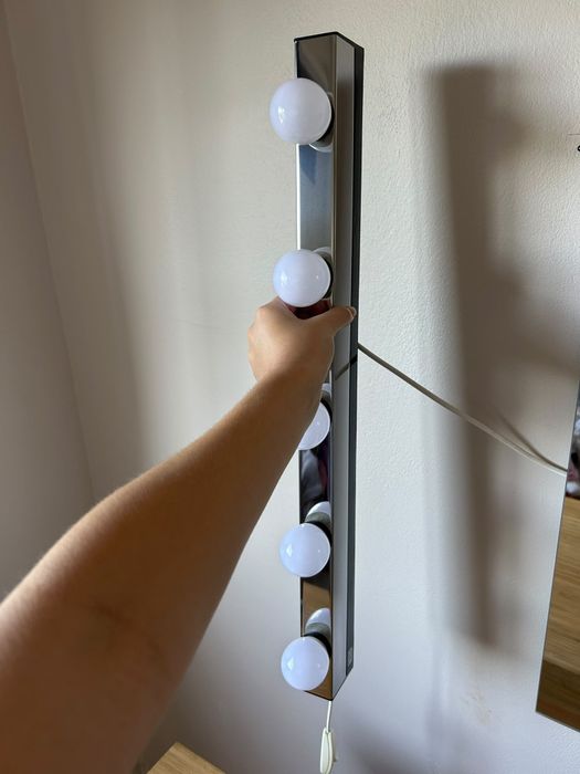 espelho com luzes ikea