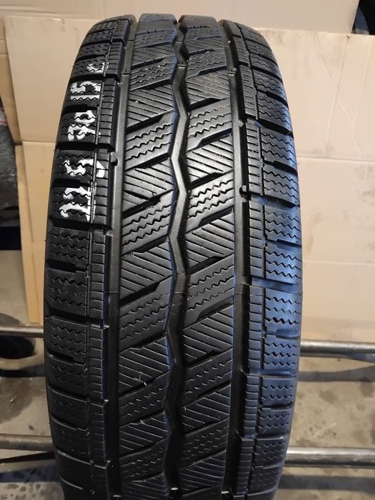 Opona zimowa Hankook Winter Icept LV 225/70R15c