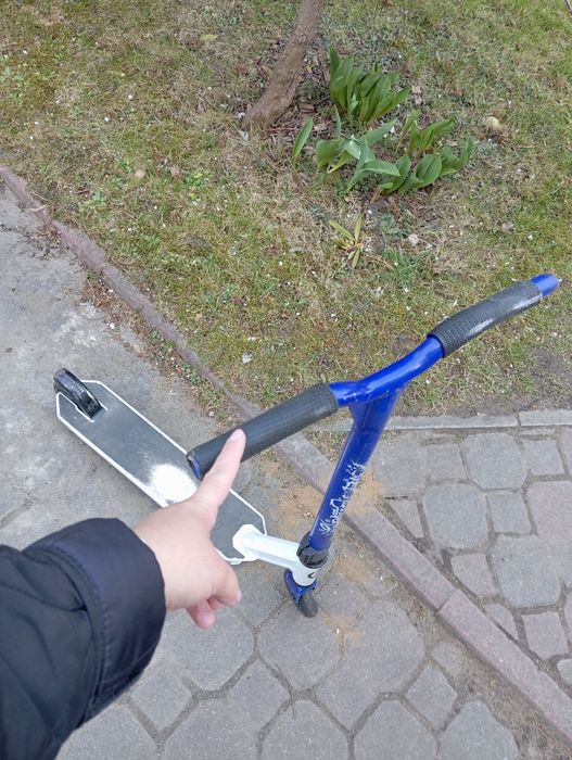 Oddam za darmo samochodzik dziecięcy, hulajnoga.