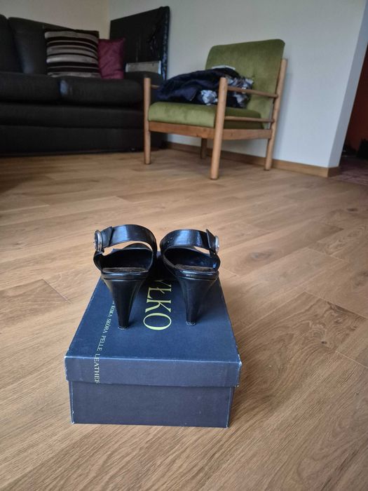 Czarne buty damskie letnie szpilki