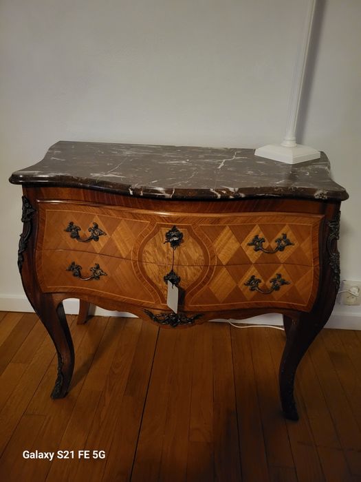 Komoda rokoko z blatem marmurowym