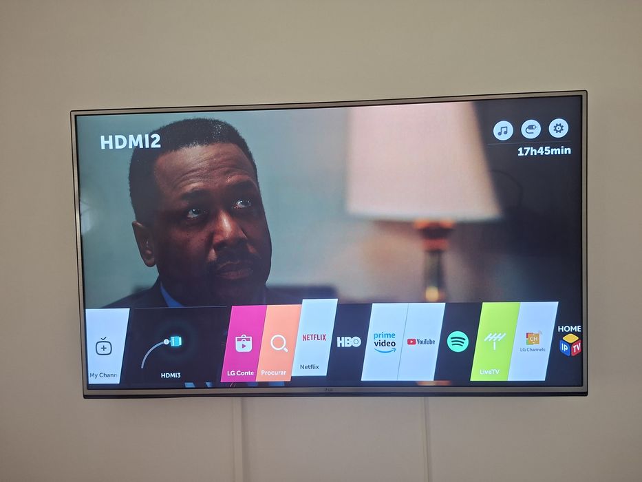 TV LG 55" 4K UHD Smart TV + Suporte de Parede | Muito bom estado