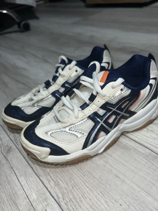 Оригінальні кросівки Asics