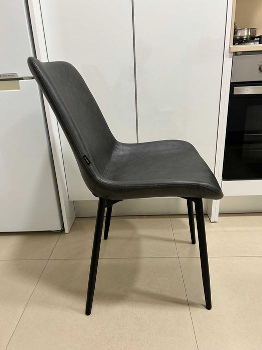 Vendo Mesa e Cadeiras