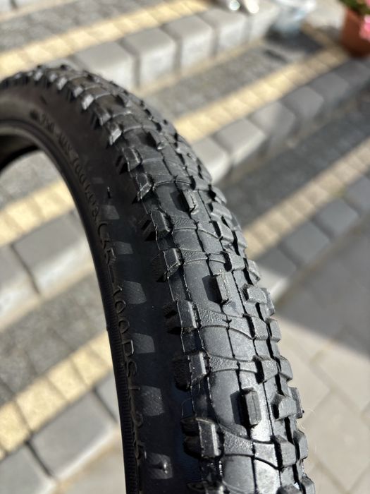 Demontaz opona +dentka do roweru marki Roller 20x2.125