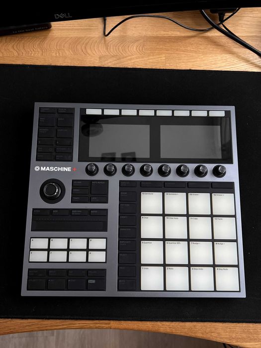 Native Instruments Maschine Plus