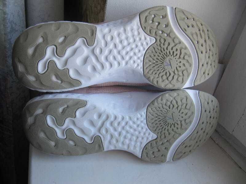 кроссовки   Nike