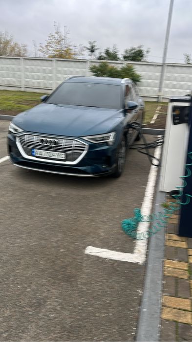 AUDI E-tron 55 батарея 95 кВТ