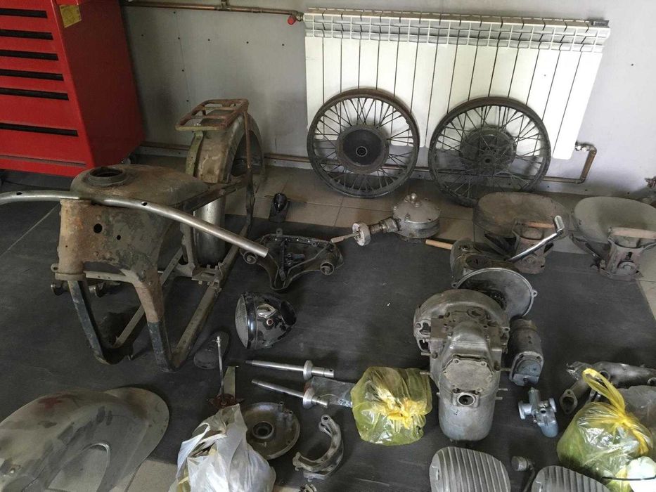 Motocykl BMW R12 1939r w pełni odrestaurowany.