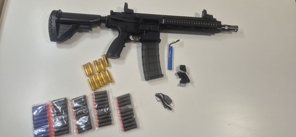 Vendo H&K 416D Nerf Eléctrica ou troco por Pressão de Ar