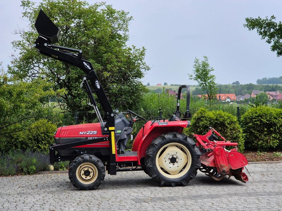 Mitsubishi MT225 4x4 + TUR T300 + glebogryzarka  Mitsubishi MT225 4x4 22 KM + ładowacz T300 + glebogryzarka, 860 mth