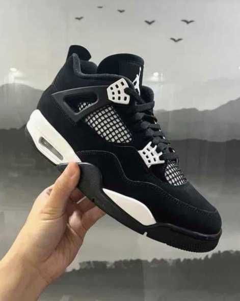 Jordan 4 Retro White Thunder R.40