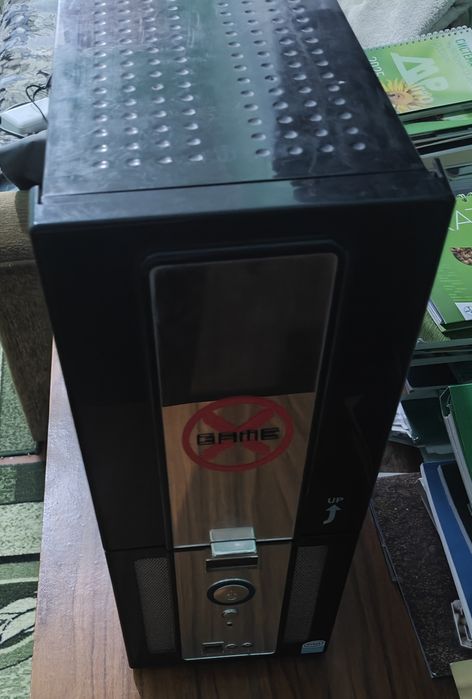 Продам корпус пк + 2 вентилятора 80 мм в зборі.+ Дисковод