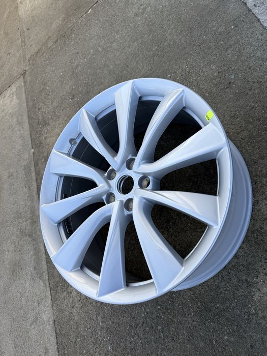 Диски 20 5.114,3 ET35 8,5jx20H2 Tesla Model 3