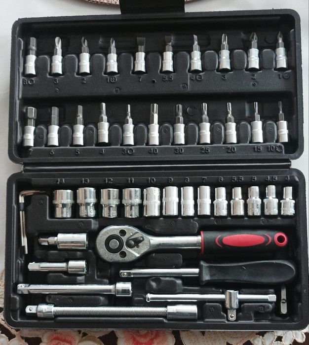 Zestaw kluczy nasadowych 1/4