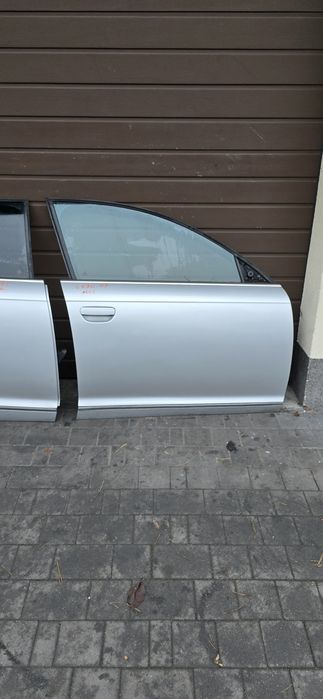 Drzwi prawy przód Audi A6 C6 LX7W