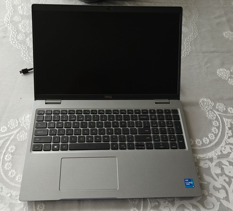 Laptop Dell Latitude 5520 16/512GB i5 1145G7 komputer  windows 11 PRO