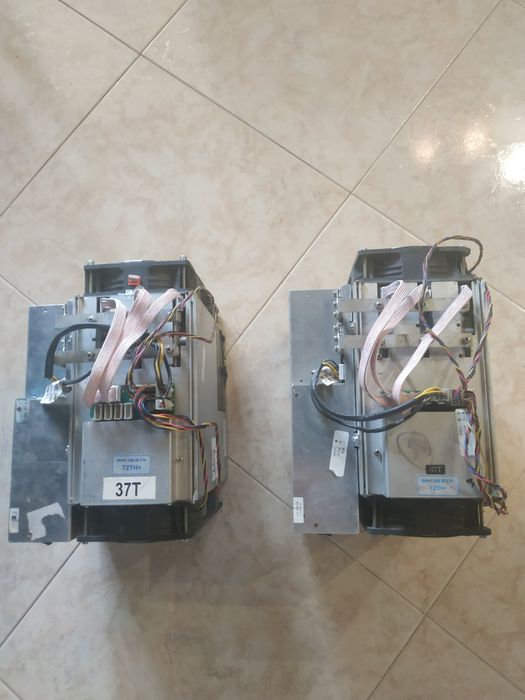 Asic-майнер Innosilicon T2TH 37 Th/s 2900 Вт з БП (T2TH 37T)