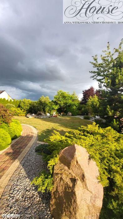 Wolnostojący dom przy granicy miasta