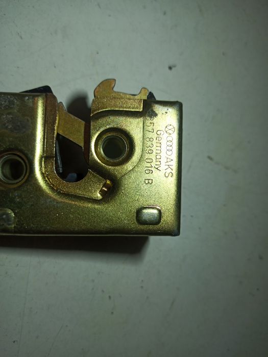 Fecho da Porta Trás Direito - VOLKSWAGEN Passat (32) | 73 - 81