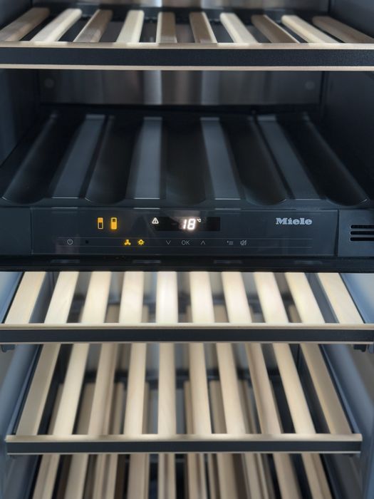 Винна шафа Miele KWT 6722 iGS винный шкаф винник