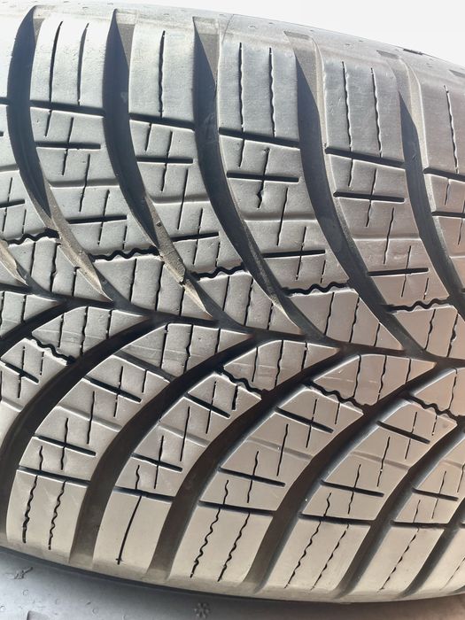 225/60 R18 Goodyear Vector 4Seasons / 2шт./ 2023 рік./ ваесезонка