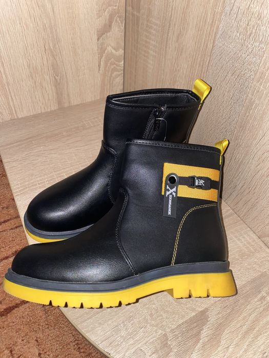 Ботінки дитячі для дівчинки