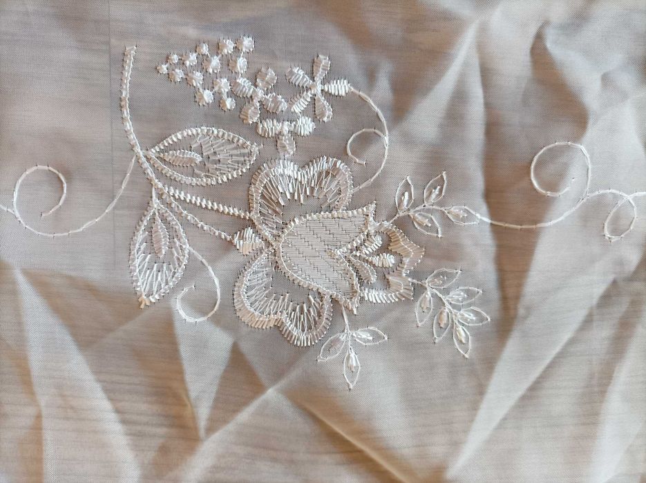 Firanka woal z haftem