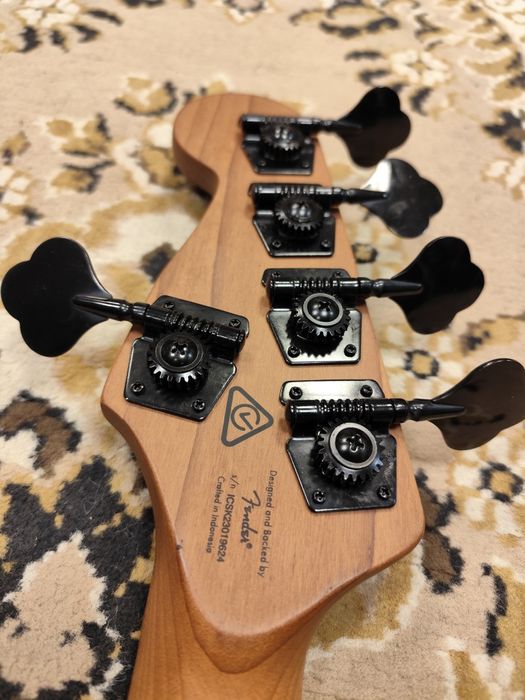 Squier Jazzbass contemporary 5