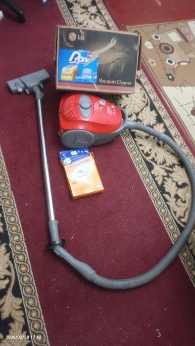 Пилосос LG 1300V